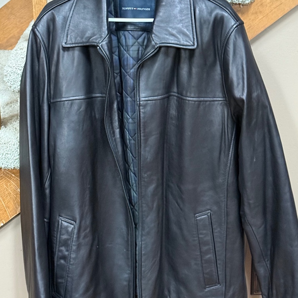 Men’s XL Tommy Hilfegar Black leather coat